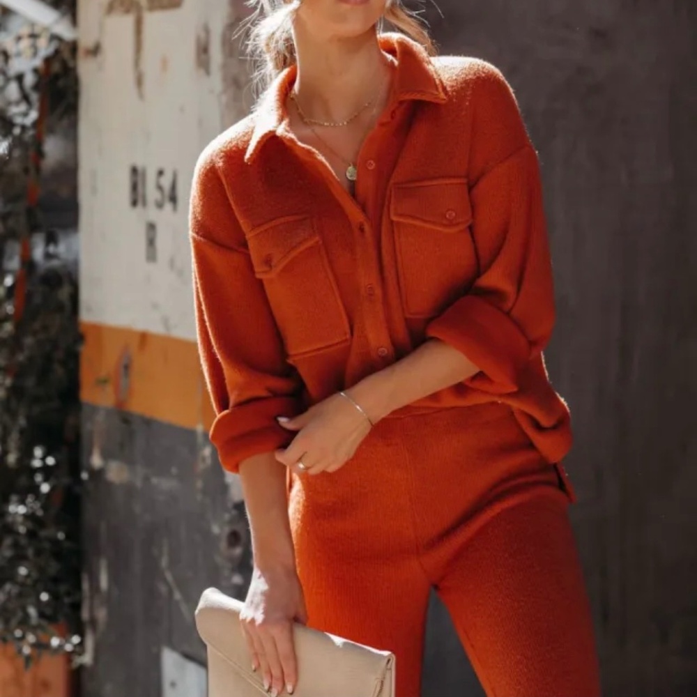 Le Lis Sweater Set